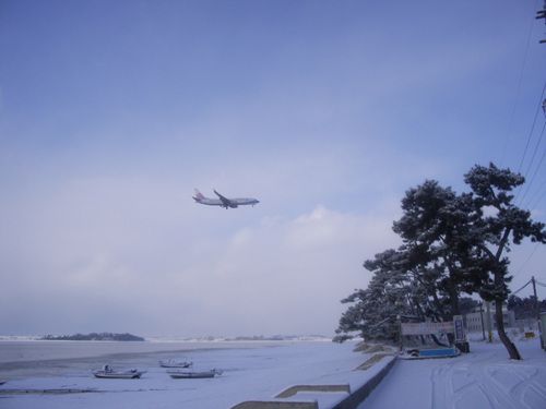 호텔에서 바라본 공항
