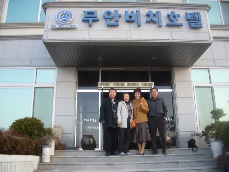 텔런트 최불암씨 부부 우리호텔 방문